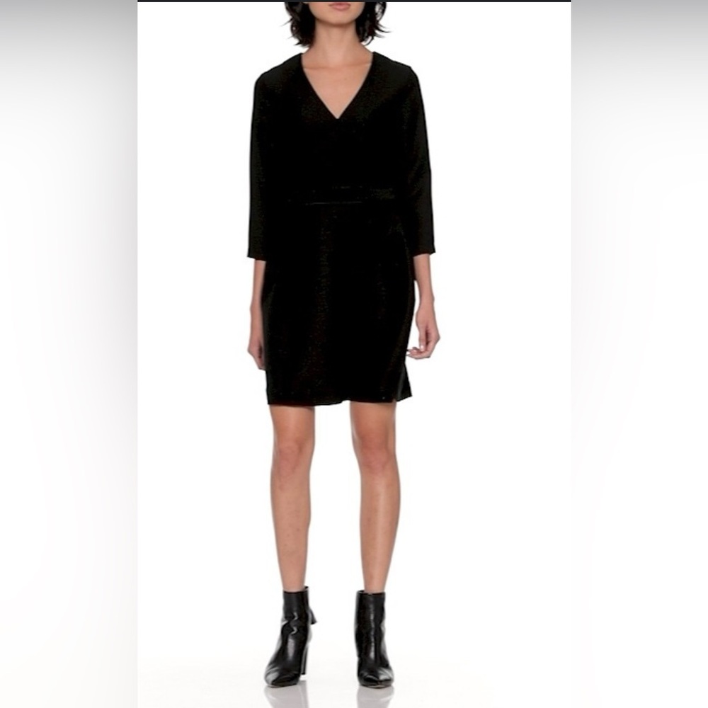 BANANA REPUBLIC BLACK VELVET LONG‎ SLEEVE VNECK DRESS MEDIUM